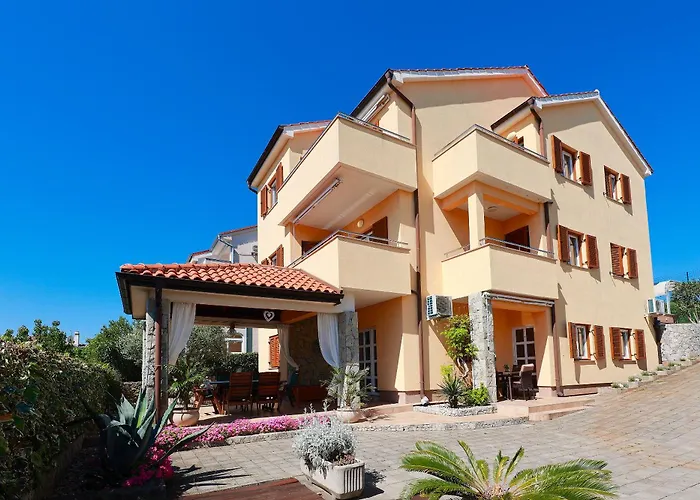 Apartments Omanovic